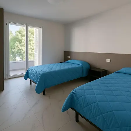 Lägenhet Renovated Flat With Private Fenced Garden In *