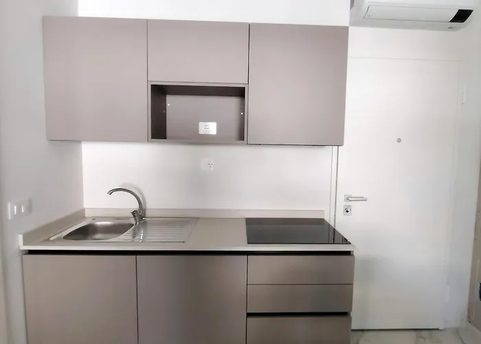 Renovated Flat With Private Fenced Garden In *